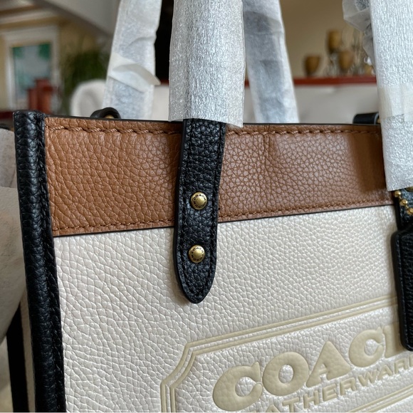 ‼️SOLD‼️ Coach Field Tote 22 in Colour Block - Picture 12 of 13